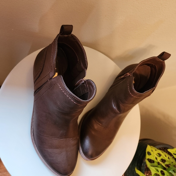 G by GUESS¿ ankle booties brown leather like new sz 6 - Picture 3 of 8